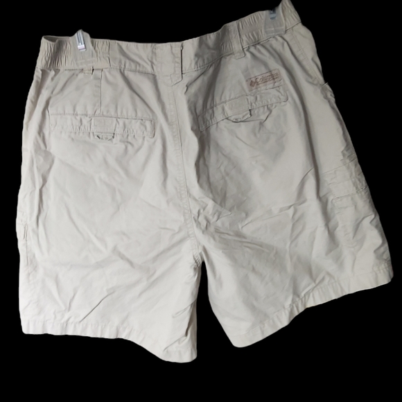 Shorts - Picture 2 of 3